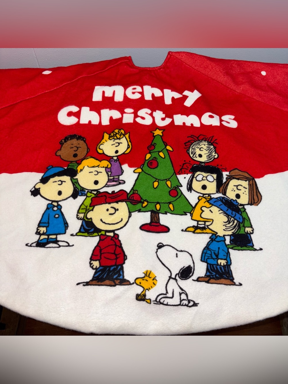 Peanuts Christmas Tree Skirt 48” Charlie Brown Snoopy Gang Red White 2017